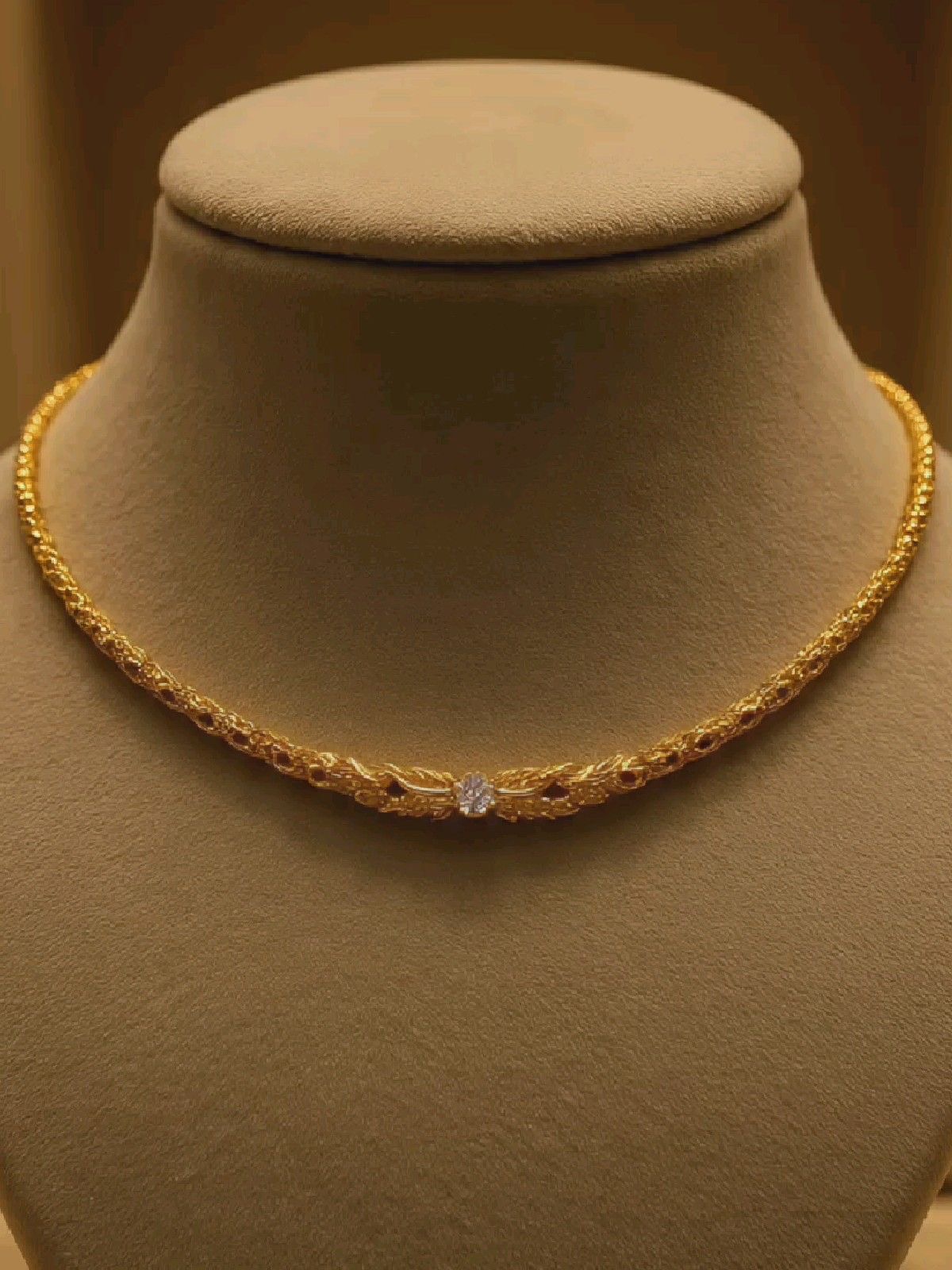 Elegant Twist Gold Necklace